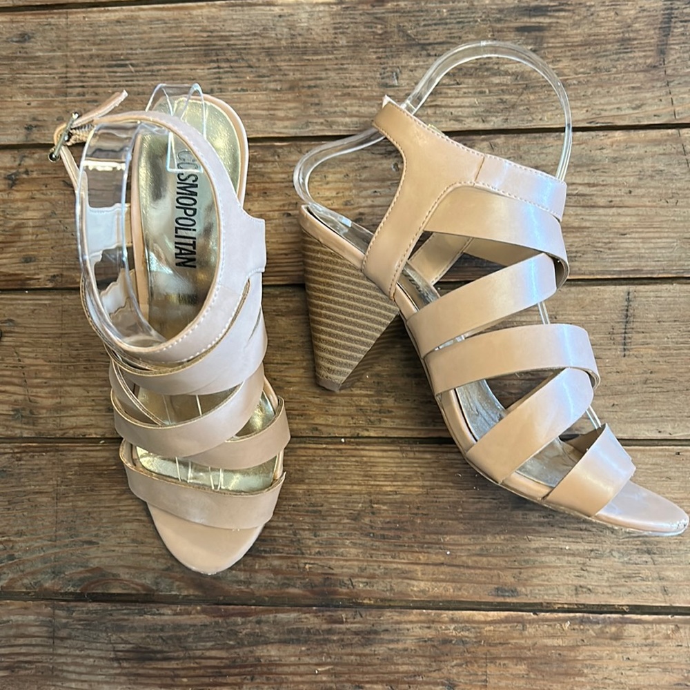 Cosmopolitan unique heel ankle buckle heels sz7.5